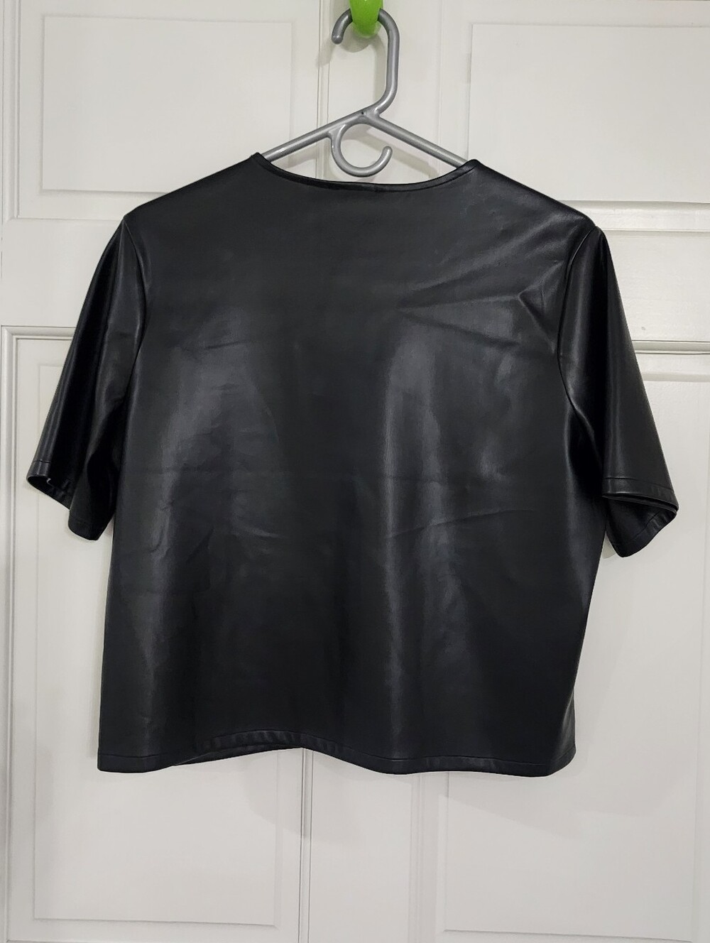 Express Black Faux Leather Short Sleeve Crop Ladies Top - Picture 2 of 6